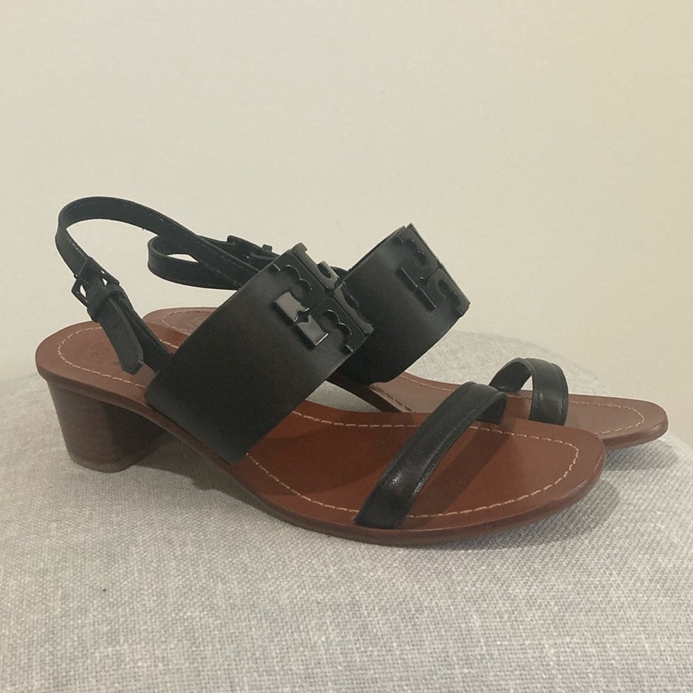 Beautiful AUTHENTIC, Tory Burch Sandals. Barely worn. Blk soft leather upper. 8M